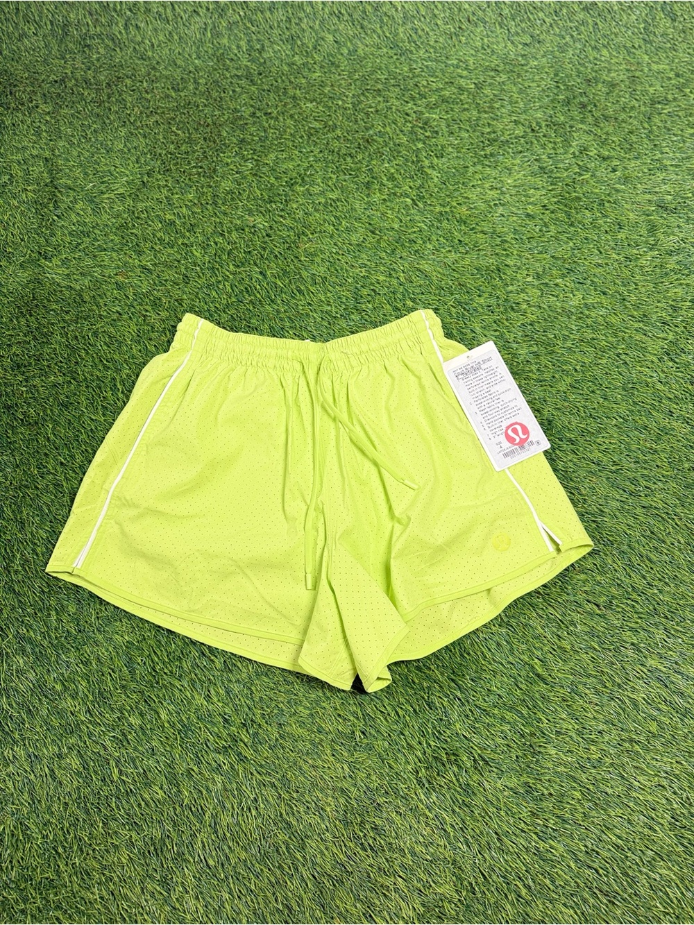Lululemon court rival high rise short 3” neon yellow/green nwt women's size 4